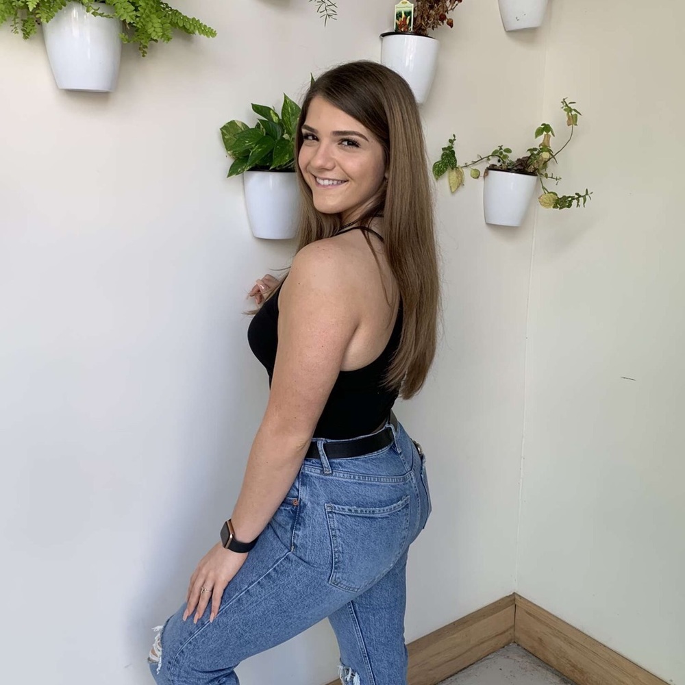 Meet your Posher, Alexis